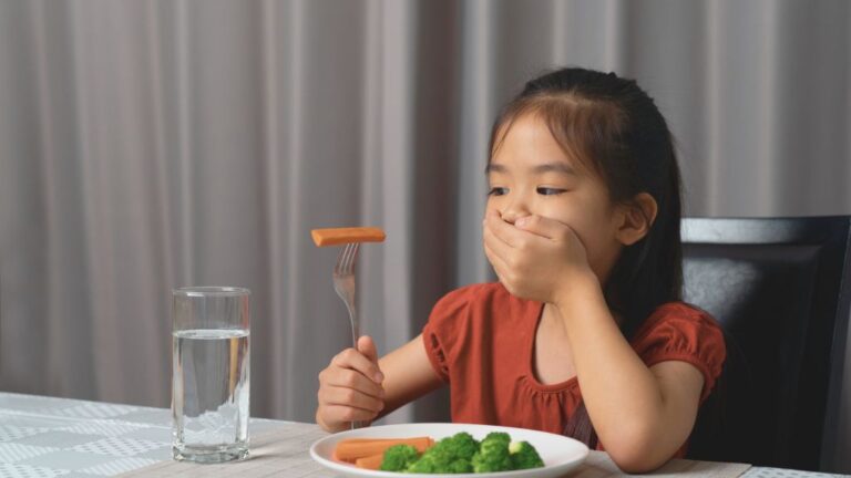 Understanding Picky Eating and Autism: 9 Actionable Tips!